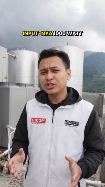 Sama-sama input 1.000 Watt, kenapa ga pakai Electric Water Heater aja?

Kenapa pakai Heatpump Water Heater?

Heat Pump jauh lebih cepat panas dari Electric Heater.

Rahasianya ada di cara kerja dan nilai COP (Coefficient of Performance).

Electric heater murni mengubah listrik menjadi panas (rasio 1:1). 

Sedangkan Heat Pump bekerja dengan memindahkan panas dari udara sekitar ke dalam air. 

Hasilnya, Heat Pump 1.000 Watt dengan COP 4 mampu menghasilkan heating capacity hingga 4.000 Watt!

Memanaskan 1.000 Liter Air (18°C ke 34°C / Butuh 18,6 kWh)

Electric Heater 1.000W = Butuh 18,6 jam.

Heat Pump 1.000W = Hanya butuh 4,7 jam!

Input daya listrik boleh sama, tapi efisiensi waktu dan hemat energinya beda jauh. 

Ini alasan kenapa Heat Pump adalah solusi pemanas air paling hemat listrik untuk properti anda.

Penghematan terasa sangat signifikan jika kebutuhan air panas harian mencapai ribuan liter seperti pada Hotel & Rumah Sakit.

#HeatPump #WaterHeater #HematListrik #PemanasAir #PemanasAirHemat #EdukasiHVAC #EfisiensiEnergi #TeknologiRamahLingkungan